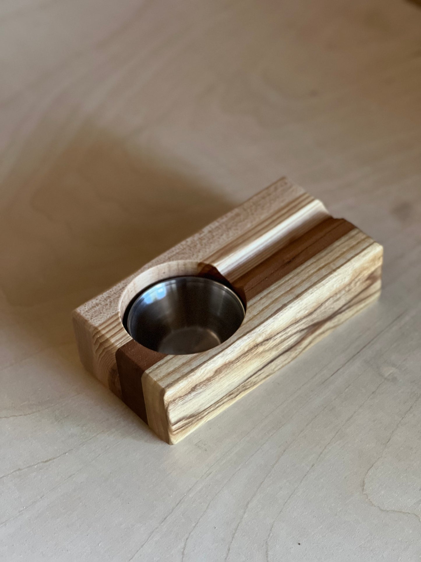 Cigar ashtray
